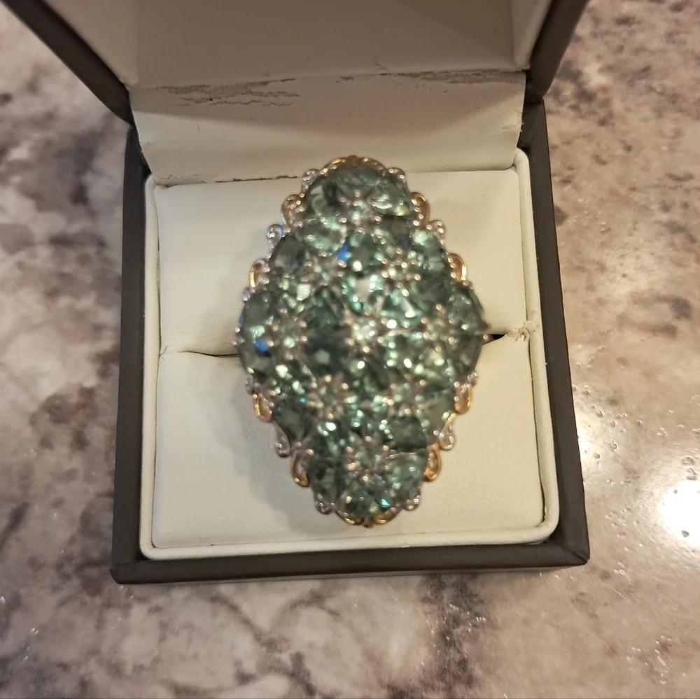 Natural Green Apatite (7.40 cttw) Flower Cluster Ring